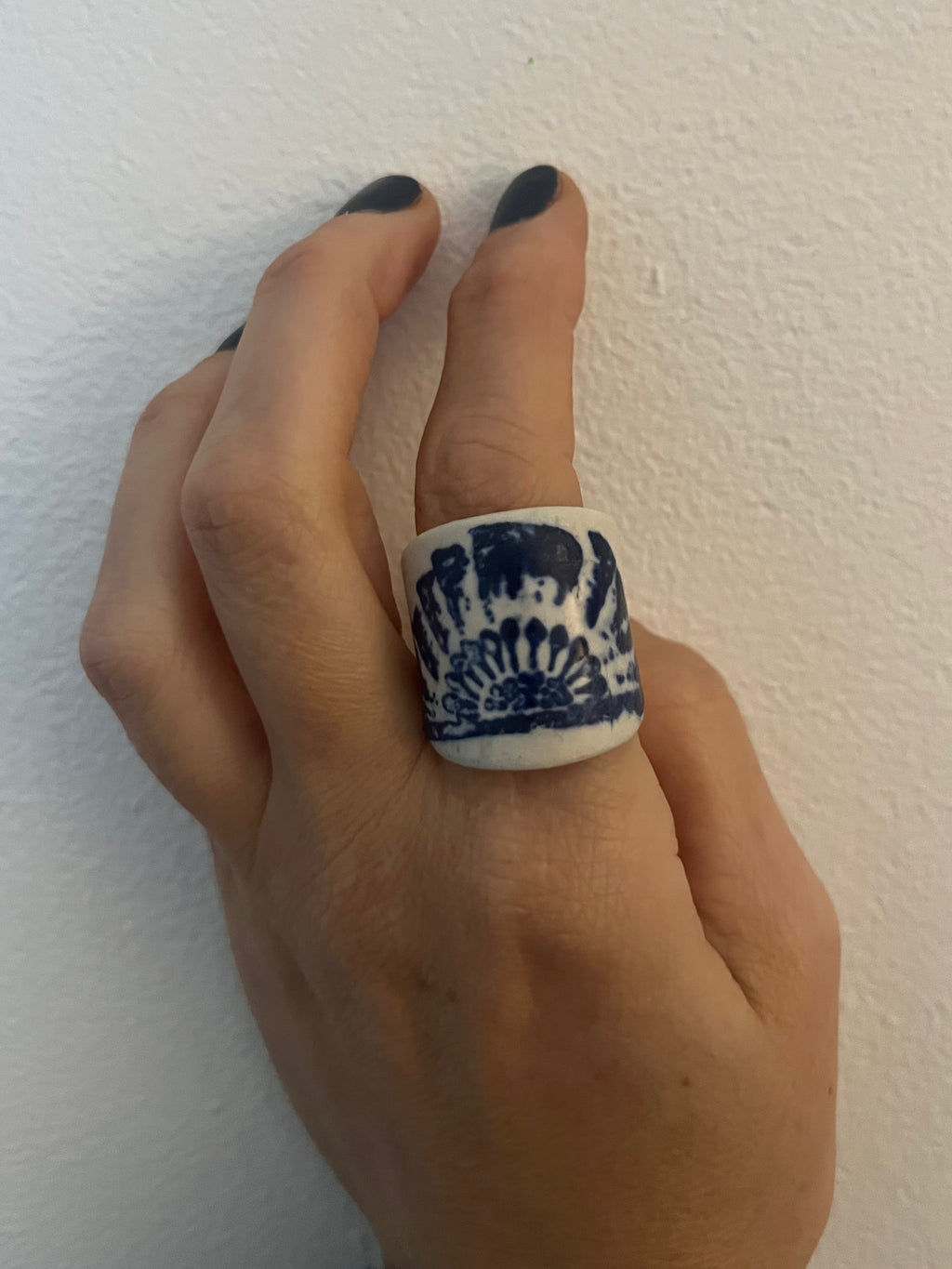Bague en porcelaine dentelle bleu