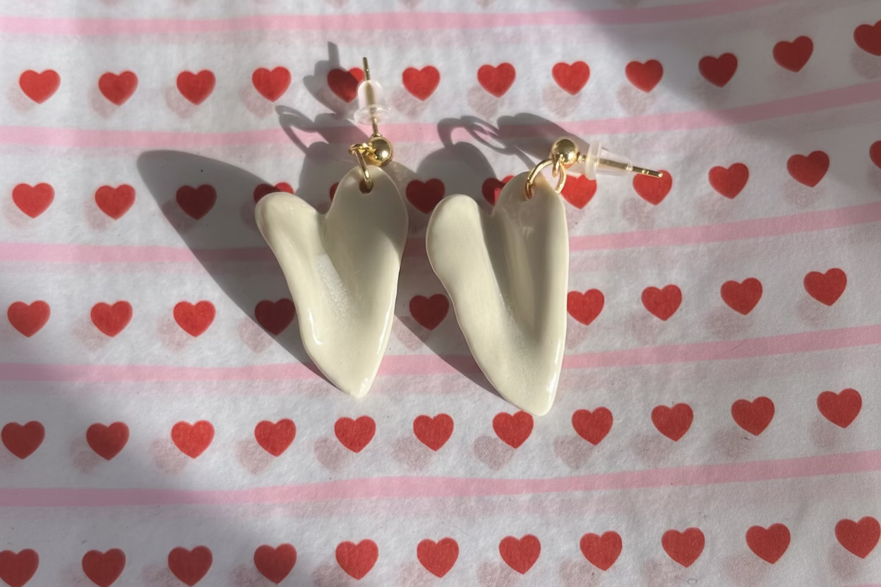 Cœur drapé en porcelaine