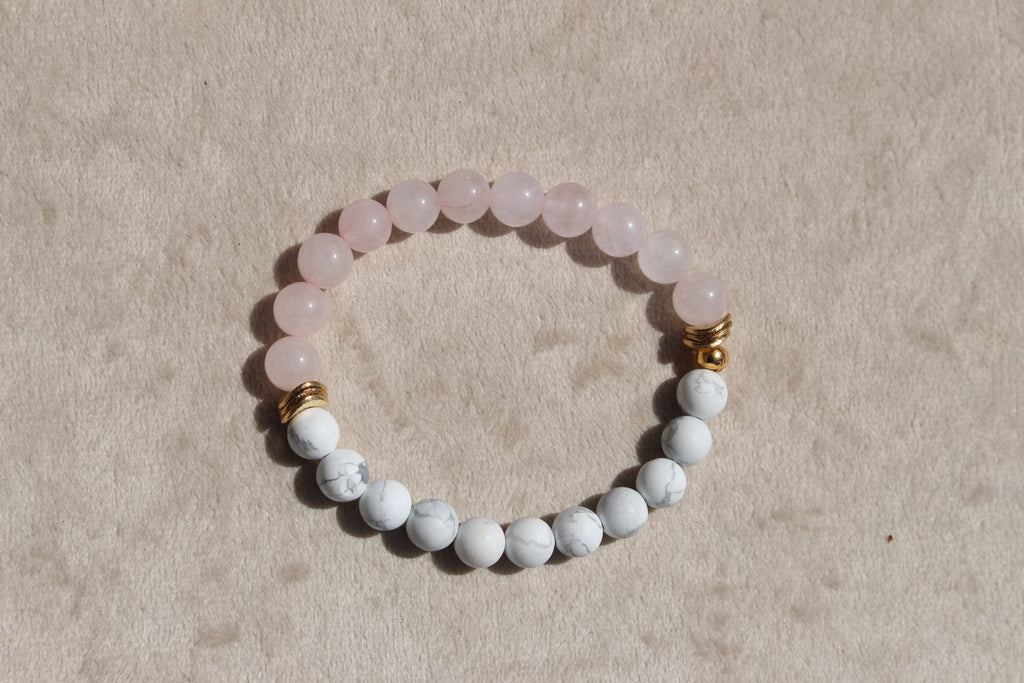 Bracelet rose et blanc : éclat d'amour