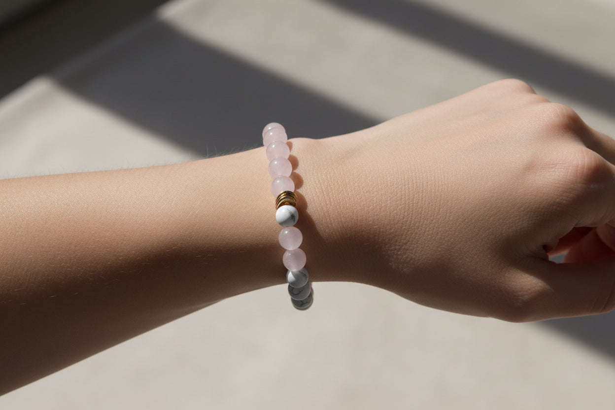 Bracelet rose et blanc : éclat d'amour
