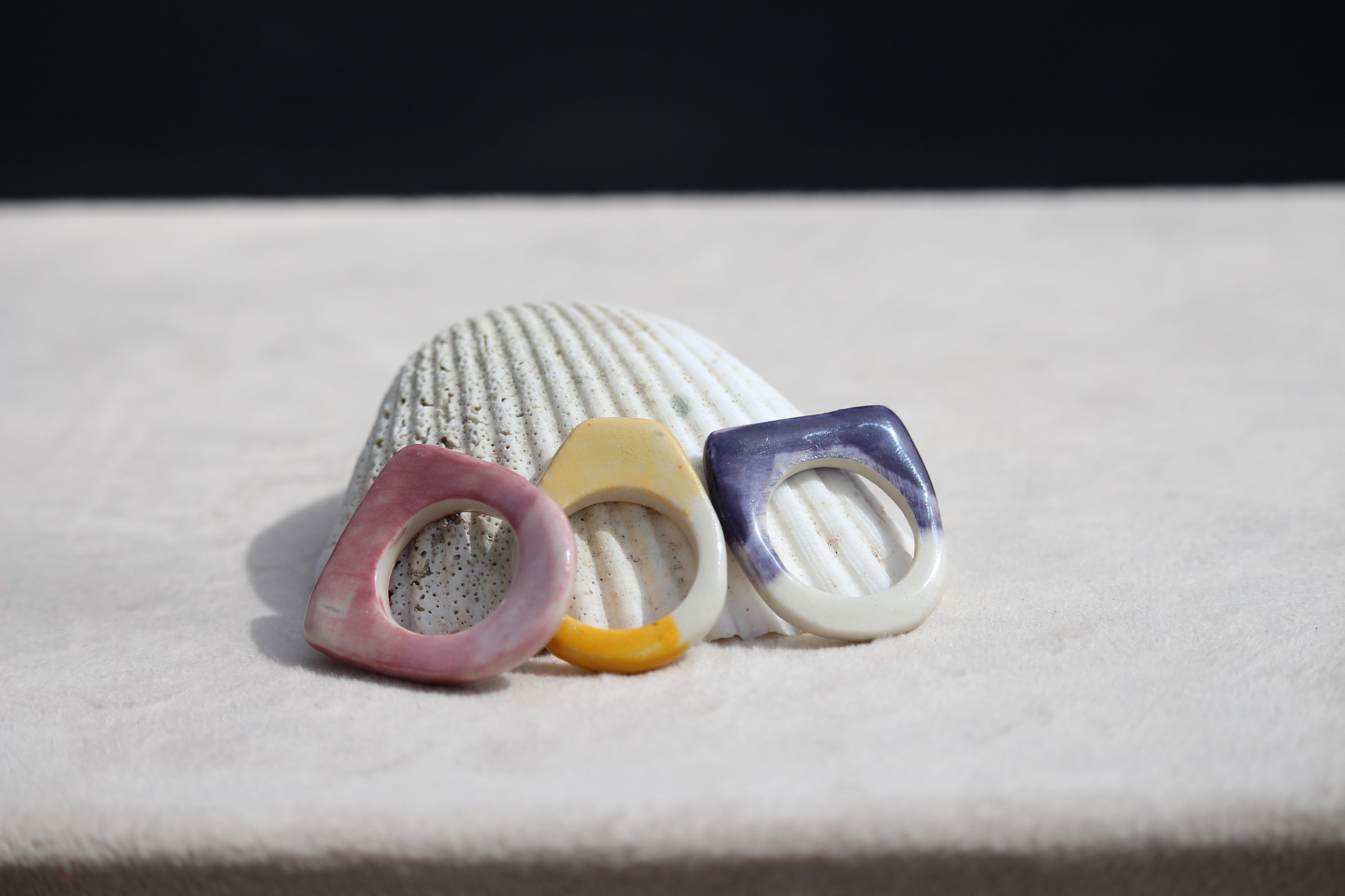 Atelier de création de bagues en porcelaine